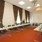 Residhome Paris-evry Aparthotel Courcouronnes