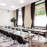 Hotel apartamentowy Residhome Paris-evry 4*