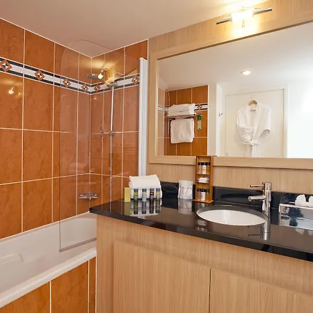 ريزيدهوم باريس-إيفري 4* Courcouronnes