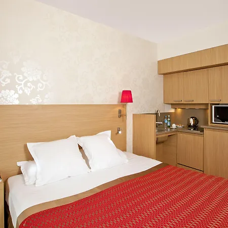 ريزيدهوم باريس-إيفري 4* Courcouronnes