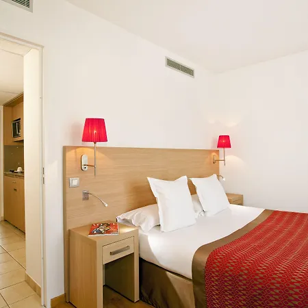 Lejlighedshotel Residhome Paris-evry 4*