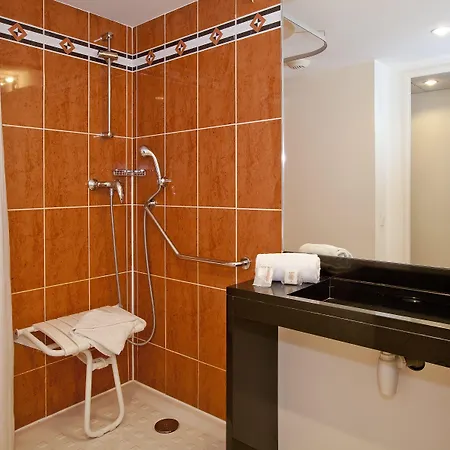 Ξενοδοχείο με διαμερίσματα Residhome Paris-evry 4*