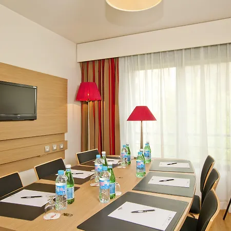 Ξενοδοχείο με διαμερίσματα Residhome Paris-evry