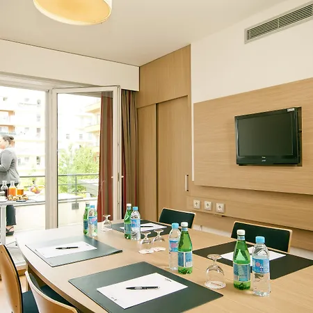 Ξενοδοχείο με διαμερίσματα Residhome Paris-evry Evry-Courcouronnes