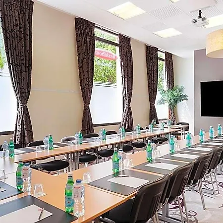 Residhome Paris-evry Apart-hotel Courcouronnes