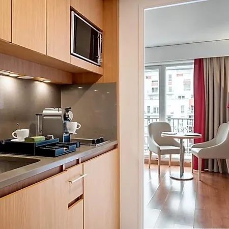 Residhome Paris-evry Apart-hotel 4*