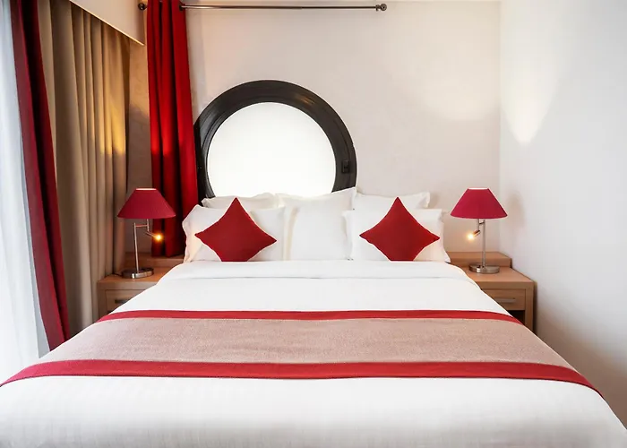 Appart hôtel Residhome Paris-evry 4*