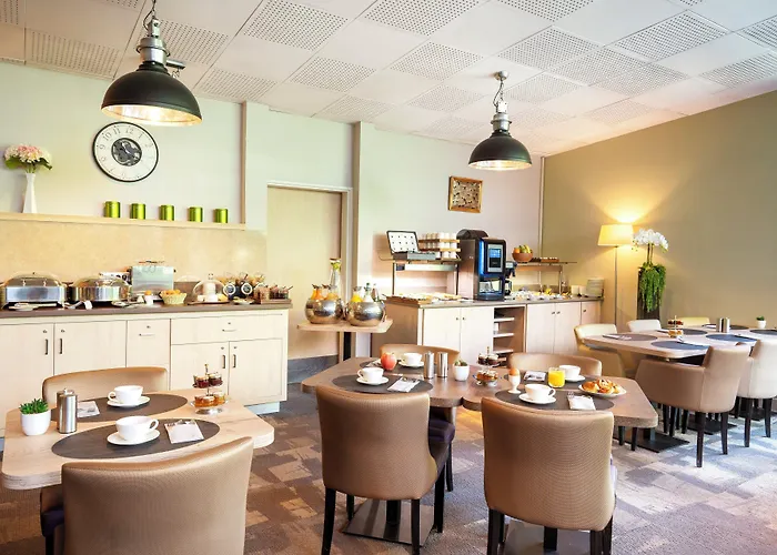 Appart hôtel Residhome Paris-evry 4*